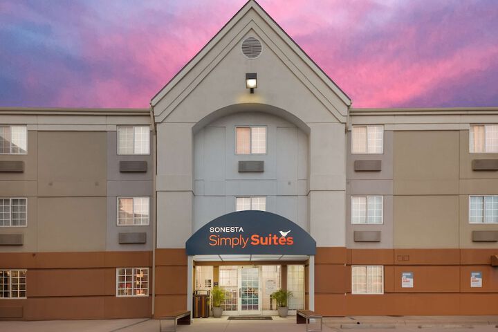 Hotel 6 of 47