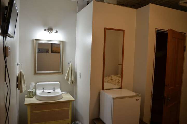 Grand Prairie Inn and Apartments