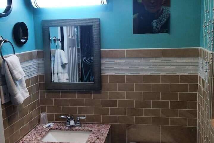 Travel Inn & Suites