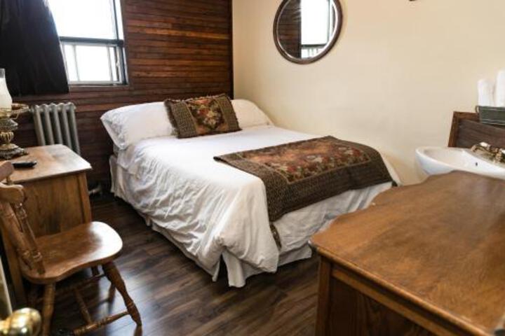 THE COCHRANE ROCKYVIEW HOTEL