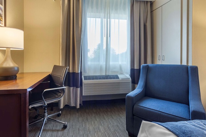 Room 27 of 51