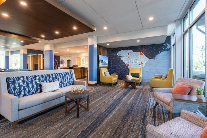 Holiday Inn Express & Suites Greenwood Mall by IHG