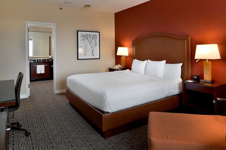 DoubleTree by Hilton Hotel St. Louis - Chesterfield