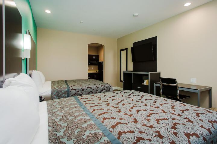 Room 13 of 37