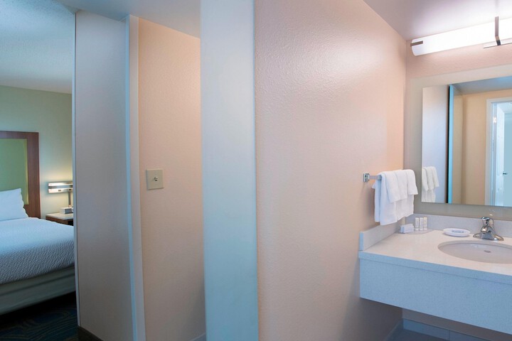 Room 11 of 23