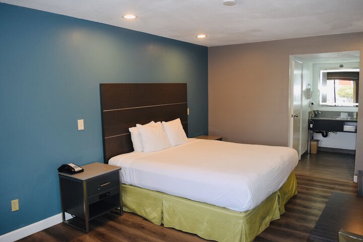 Room 10 of 22