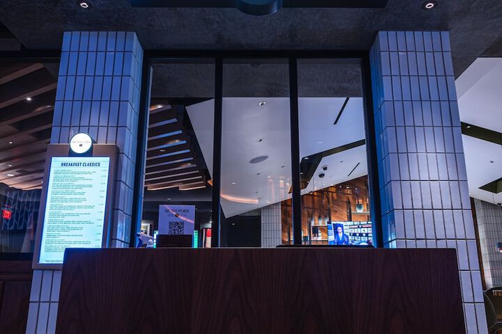Dining 70 of 129