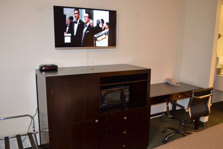 Room 10 of 29