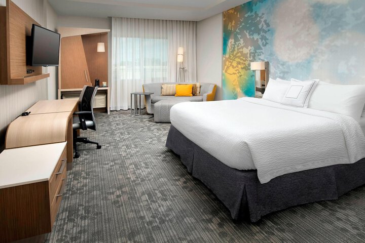Room 18 of 28