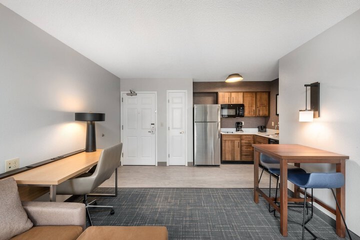 Room 12 of 27