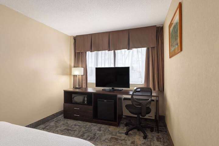 Room 26 of 34