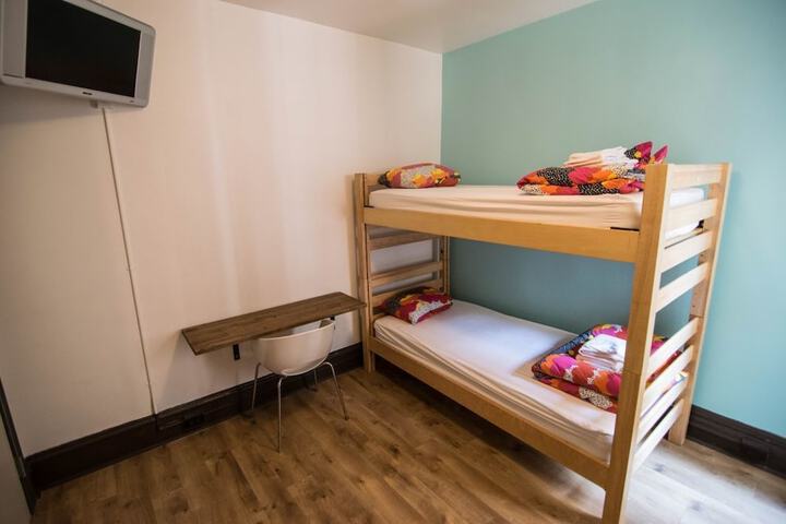 Room 37 of 40