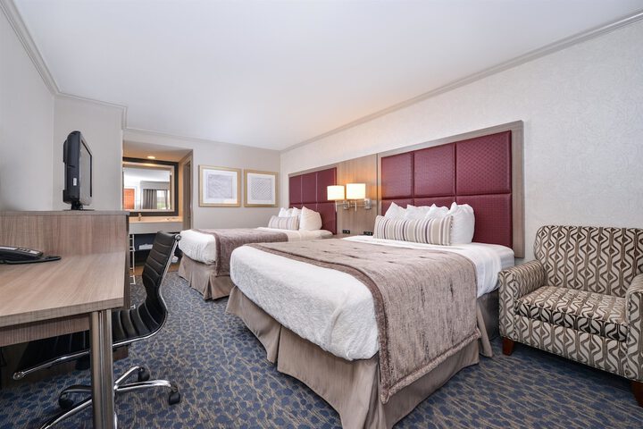 Room 6 of 18