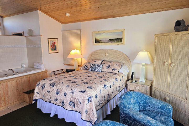 Ocracoke Harbor Inn