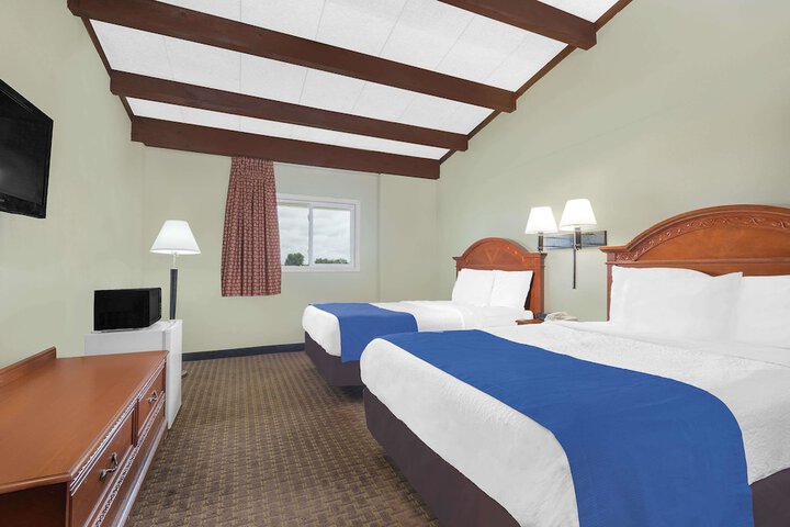 Travelodge by Wyndham Lima OH