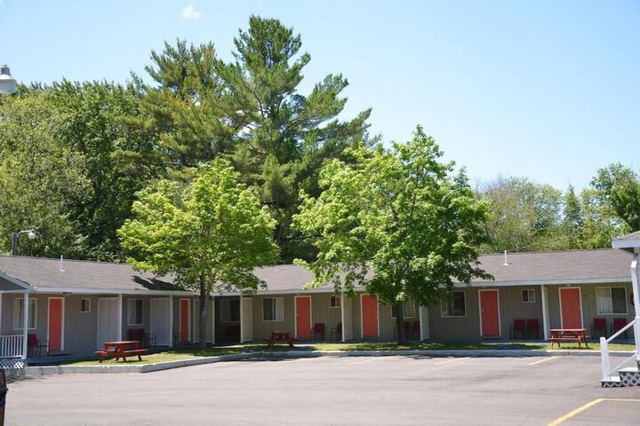 BEACHWAY MOTEL