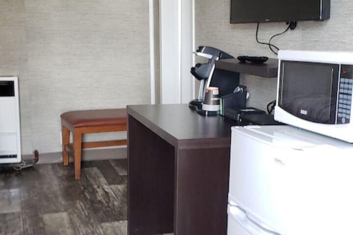 Room 13 of 20