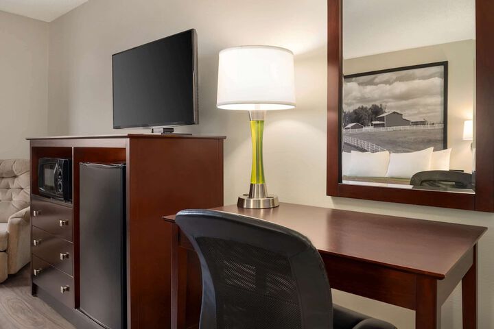 Room 15 of 40