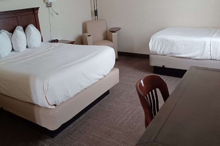 Room 8 of 19