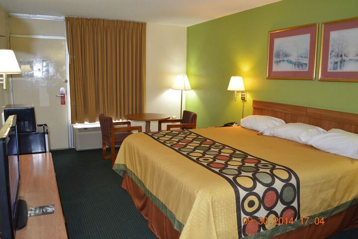 Room 27 of 53