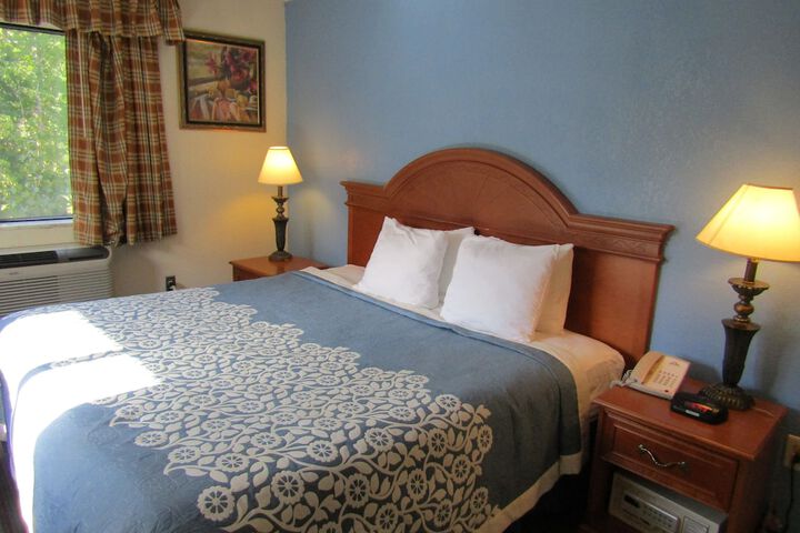 Room 15 of 25