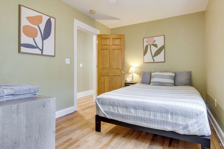 Downtown Brevard Home: Walk to Bars & Breweries!