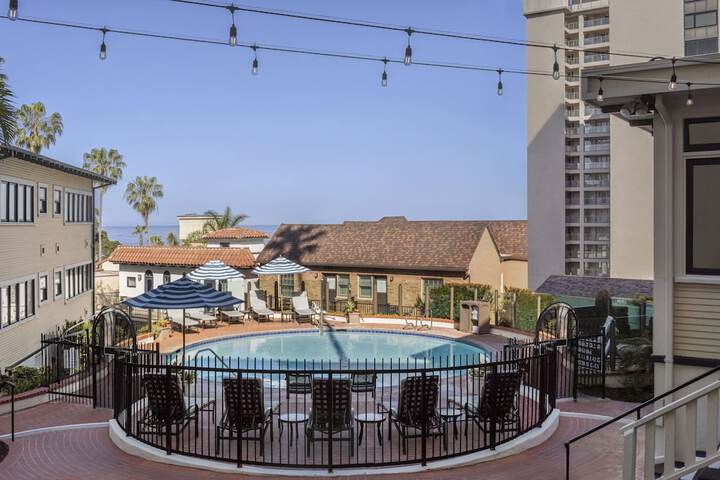 Hotel 4 of 83