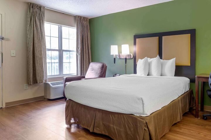 Room 27 of 28