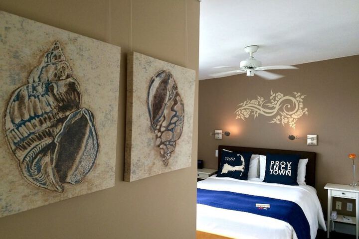 Room 35 of 80