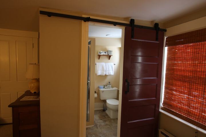 Room 28 of 89