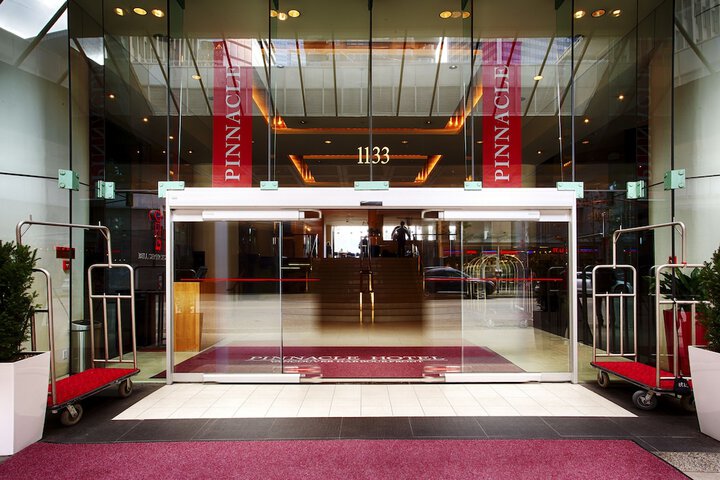 Pinnacle Hotel Harbourfront