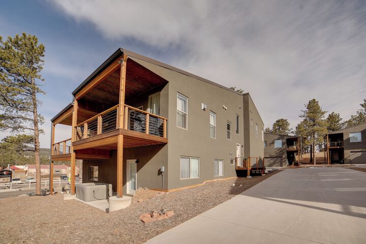 Woodland Park Escape: Licensed Hot Tub, Mtn Views