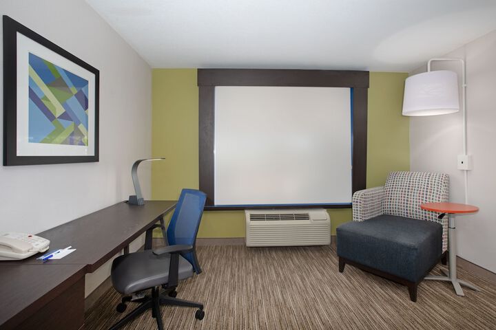 Room 13 of 47