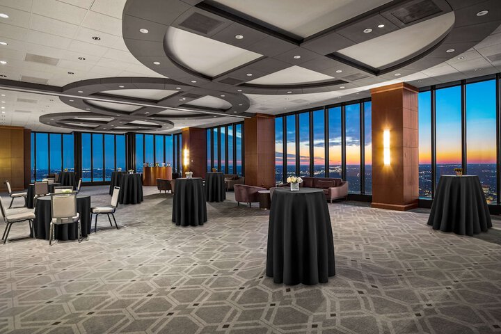 The Marquette Hotel Curio Collection by Hilton