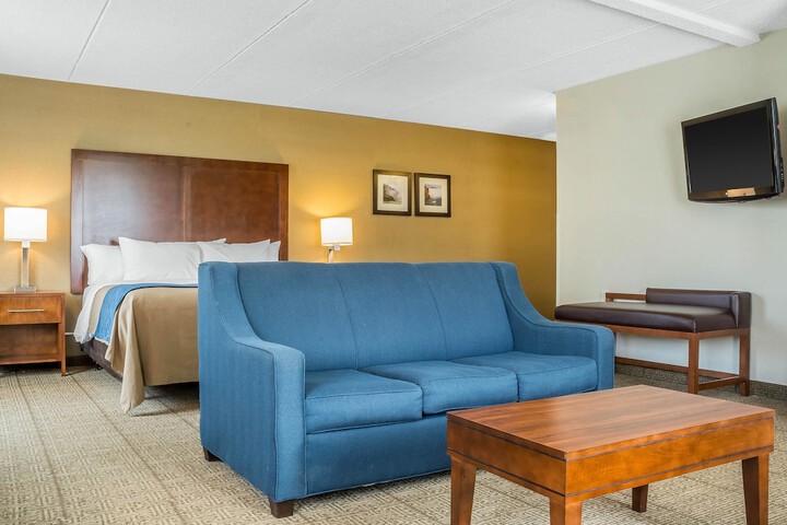 Room 18 of 80