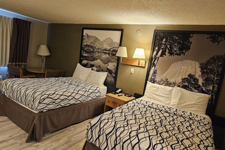 Room 5 of 16