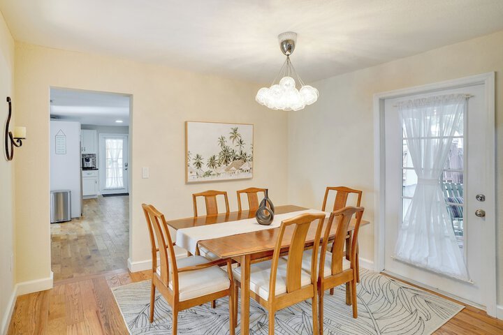 Lake Wales Vacation Rental w / Screened-in Porch!