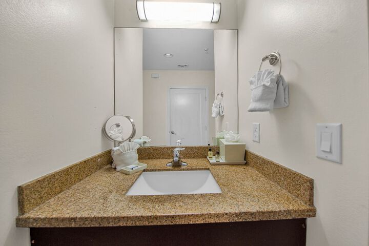 Room 52 of 100