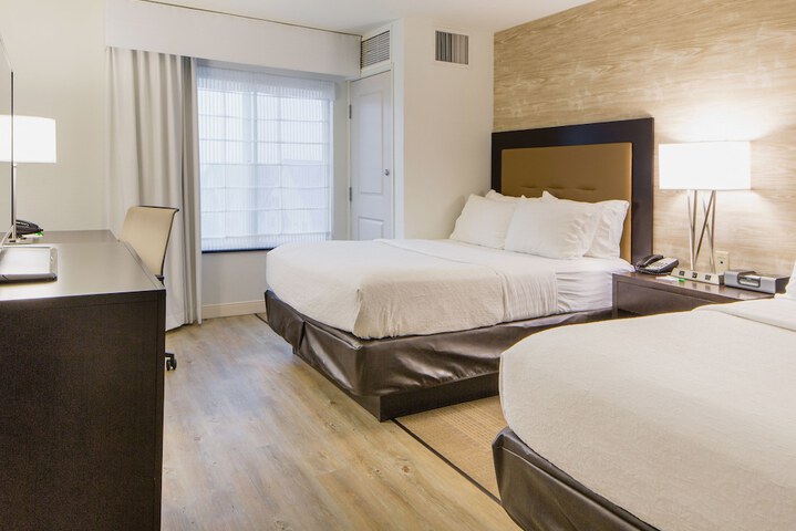 Holiday Inn Bloomington-Airport by IHG