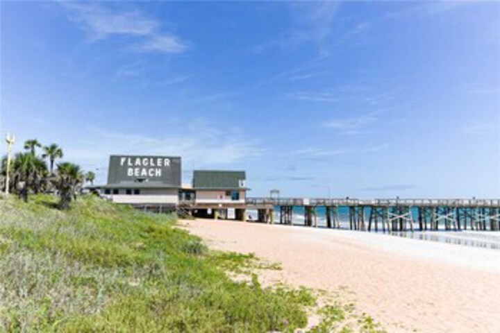 Sea Forever Upper Level 3 Bedrooms, Ocean Views, Sleeps 10