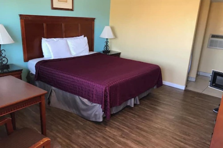 Room 19 of 27