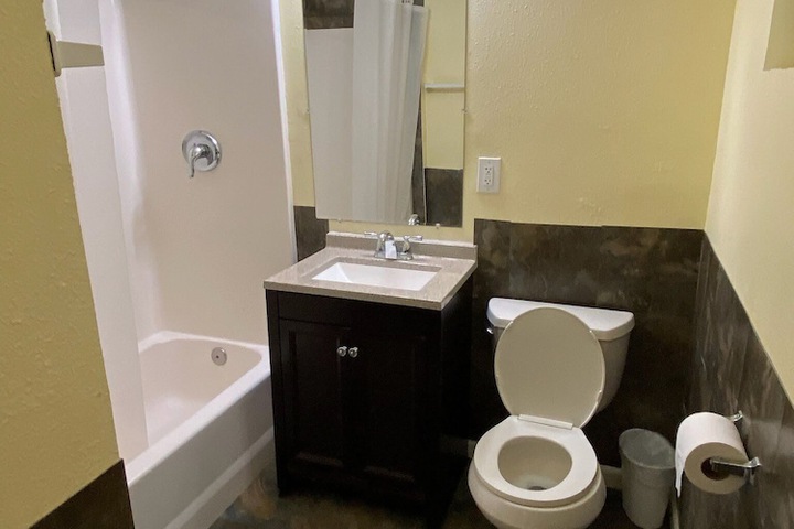 Europa Inn & Suites
