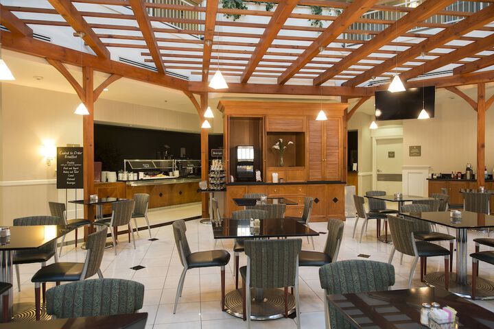 Embassy Suites by Hilton Newark Wilmington South