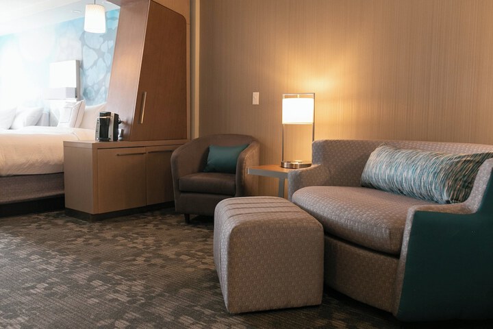 Room 9 of 24