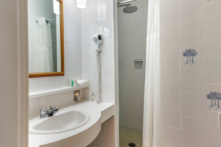 The Fort Garry Hotel Spa and Conference Centre, an Ascend Collection Hotel
