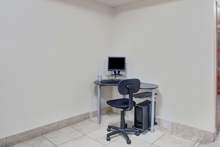 Business Center 15 of 15