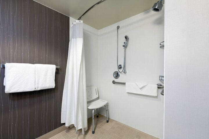 Room 14 of 27