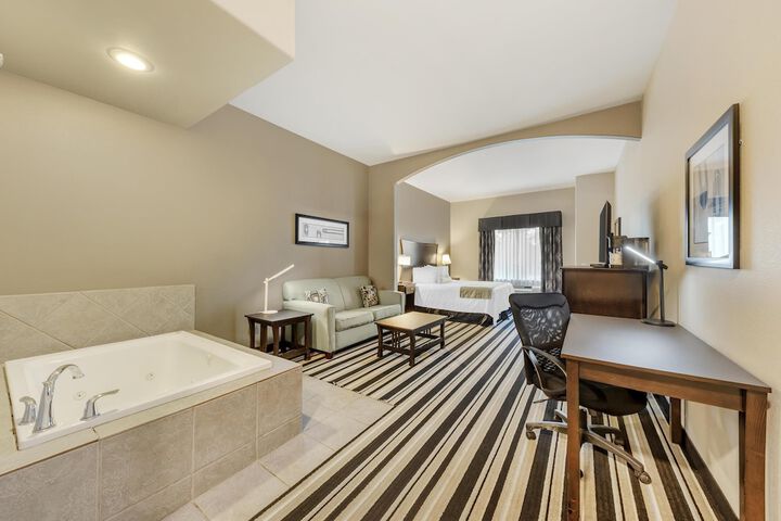 Best Western Plus Sand Bass Inn & Suites