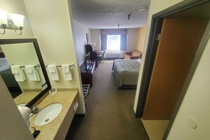 Room 28 of 36