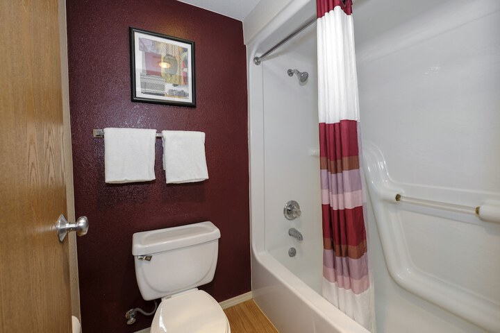 Room 6 of 38